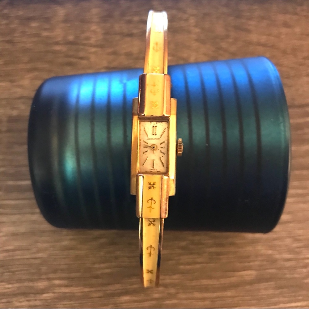 Rare Vintage Consul Swiss Windup Watch White